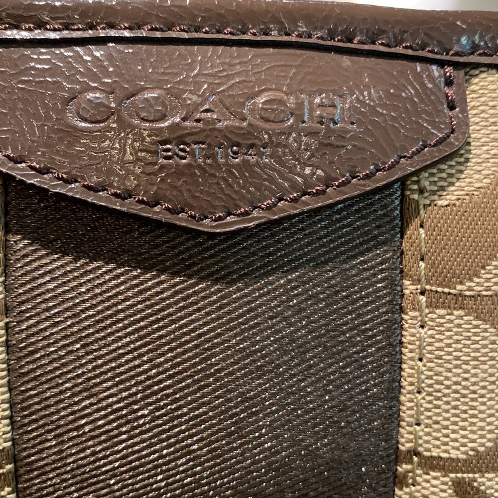 NWT Coach Signature Handbag! - Picture 7 of 10